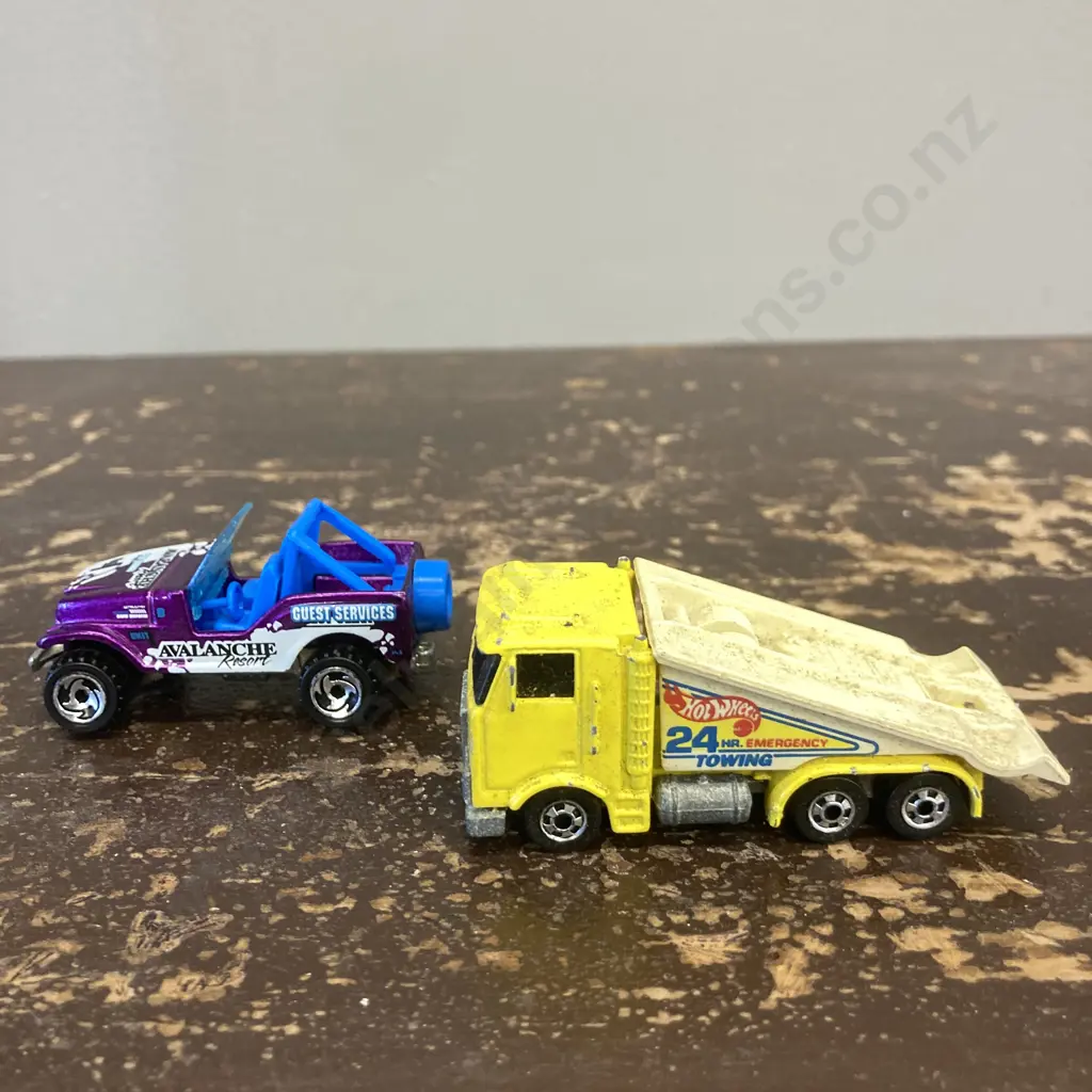 1985 Mattel Inc Hot Wheels Wreckin' Rig Truck, Yellow With Ramp & 1990  Avalanche Resort Guest Services Purple Jeep Image 1++